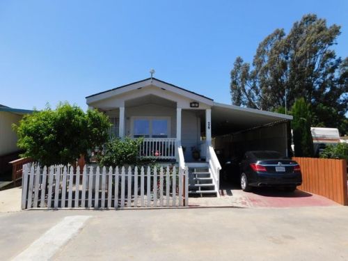 375 Oak Ave, Greenfield, CA 93927-5237
