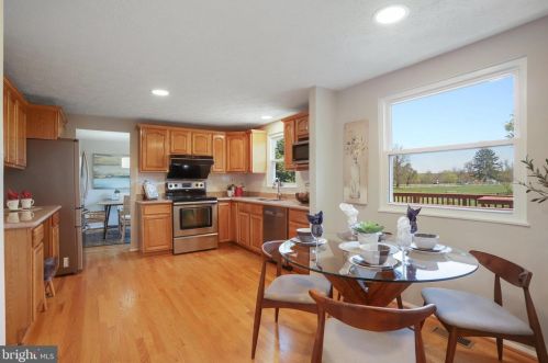 10624 Cavalcade St, Great Falls VA  22066-2427 exterior