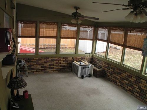 18 Oak St, Oakland NJ  07436-1922 exterior