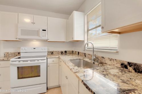 56 45 Ave, Vero Beach FL 32966-2840 exterior