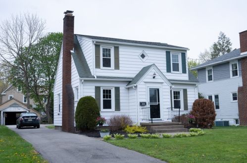403 Woodland Ave, Grove City, PA 16127-1823