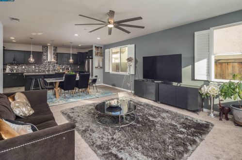 16785 Ore Claim Trl, Lathrop CA  95330-8842 exterior