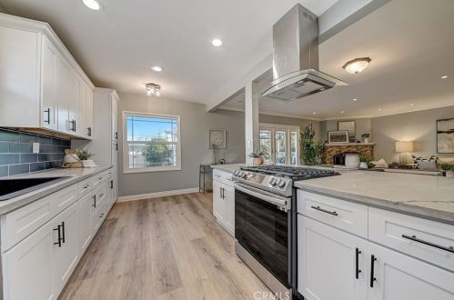 820 Stevely Ave, Long Beach CA 90815-3557 exterior