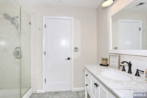 38 Radburn Rd, Ridgewood NJ  07452-3417 exterior