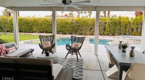 1050 Louise Dr, Palm Springs CA  92262-3241 exterior