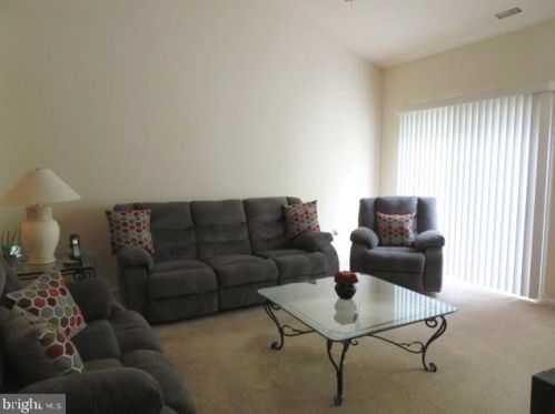 29 Dresner Cir, Boothwyn, PA 19061-4233