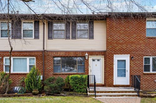 1016 Tammy Ct, Bricktown NJ  08724-7184 exterior