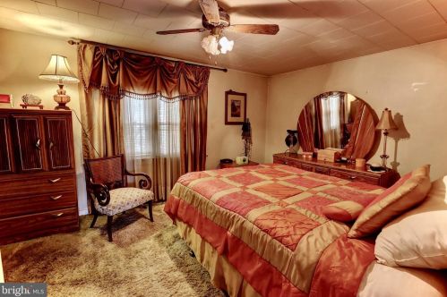 2453 Mercer St, Harrisburg PA  17104-2132 exterior