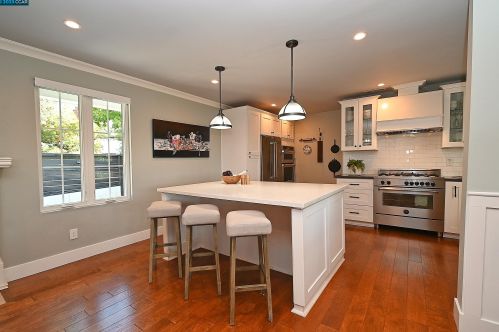 122 El Toyonal, Orinda CA  94563-2133 exterior