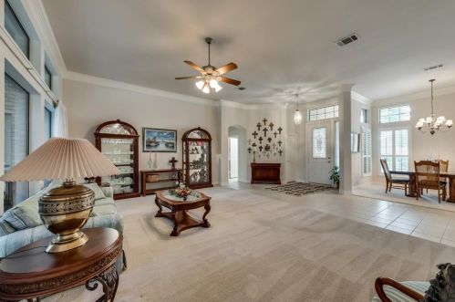 8817 Crestview Dr, Denton TX  76207-8601 exterior