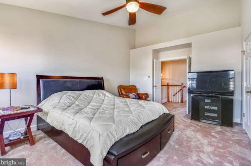 6102 Popes Creek Pl, Haymarket VA  20169-5421 exterior