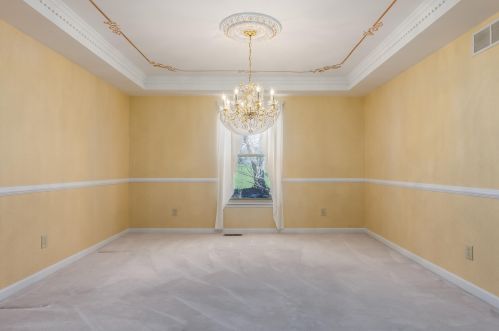 8526 Woodcreek Dr, Florence KY  41042-8237 exterior