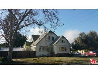 12404 Bullis Rd, Lynwood, CA 90262-5110