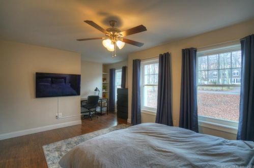 180 Briar Hill Rd, Groton CT  06340-2652 exterior