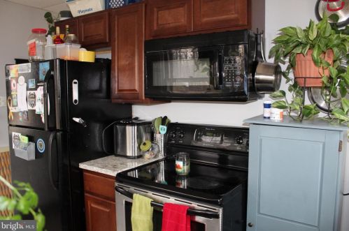 422 Walnut St, Pottstown PA  19464-5612 exterior