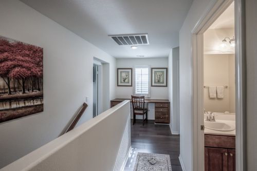 28474 Camino Del Arte Dr, Santa Clarita CA  91354-3094 exterior