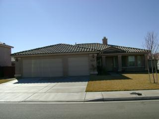 5712 Malaga Ct, Palmdale CA  93552-4689 exterior