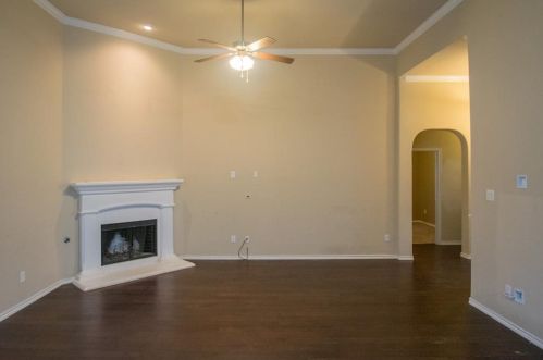4512 Gunnison Dr, Denton, TX 76208