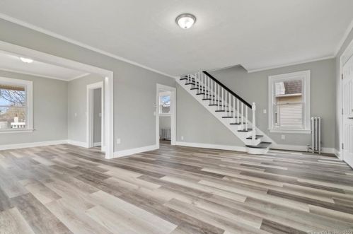 19 Waller Ct, United States Coast Guard Ac CT  06320-5217 exterior