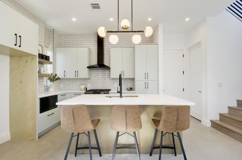 4907 Delores Ave, Austin TX 78721-2107 exterior