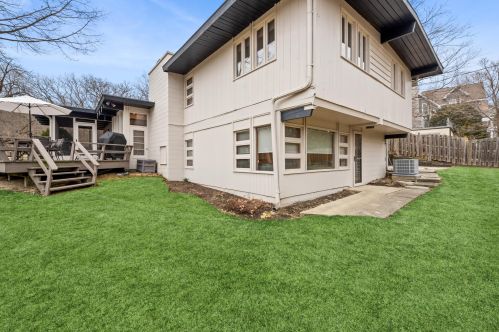 77 Lakeview Dr, Lake Geneva WI  53147-9701 exterior