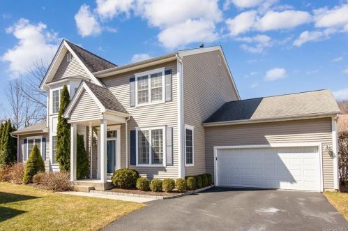 40 Ovation Ct, White Plains, NY 10603-1535