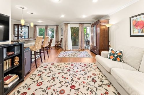 4520 Natick Ave, Van Nuys, CA 91403-2707