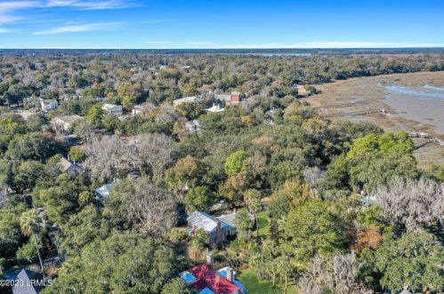 809 Hamilton St, Beaufort, SC 29902-4709
