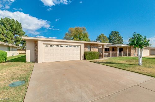 10718 Caron Dr, Sun City, AZ 85351-4640
