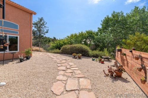 1497 Miss Elle Way, Alpine CA  91901-3981 exterior