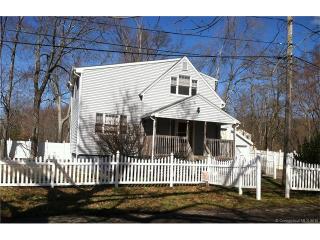 2 Lyman Ln, Bloomfield, CT 06002-2804