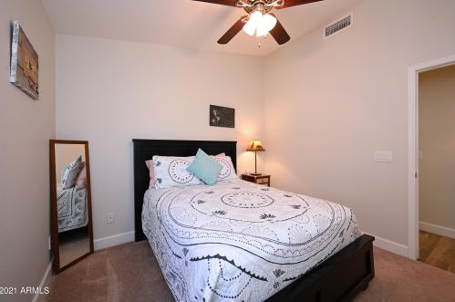 6409 Wahalla Ln, Glendale AZ 85308-5579 exterior