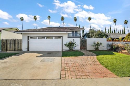 5033 Elderhall Ave, Lakewood CA  90712-2849 exterior