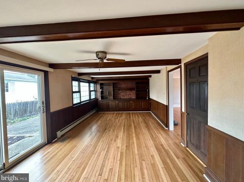 201 Sharpless Dr, Wilmington DE  19803-2507 exterior