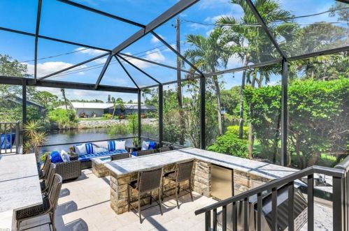 999 Valley Dr, Bonita Springs FL  34134-7438 exterior