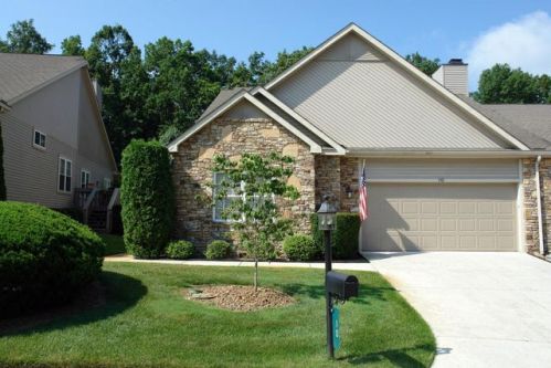 10 Brompton Ct, Crossville, TN 38558-4402