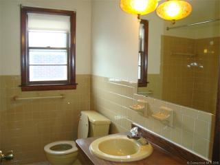 23 Pine St, New Haven CT  06514-4924 exterior