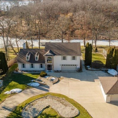 6236 River Bay Rd, Waterford, WI 53185-2663