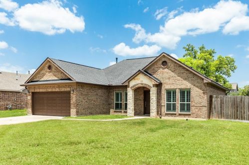 2543 Turberry Dr, West Columbia, TX 77486-8615