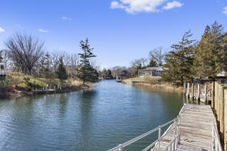 3700 Wunneweta Rd, Nassau Point, NY 11935-2703