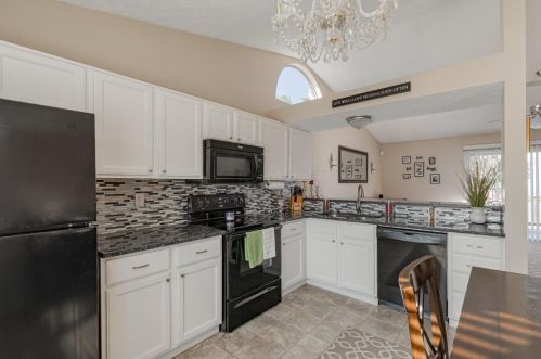 2431 Ravelston Ct, Darbydale, OH 43123-1579