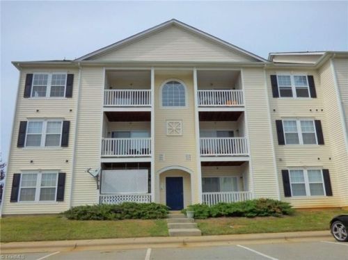 7311 Lambeth Farm Ln, Kernersville, NC 27284-3294