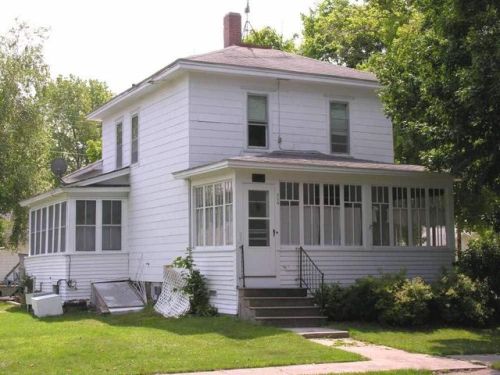 904 Mechanic St, Osage, IA 50461-1547