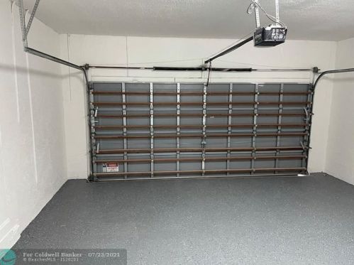 17401 33rd St, Hollywood, FL 33029-1695