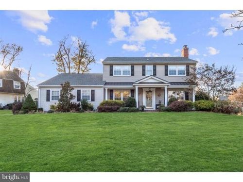 10 Carriage Way, Riverton, NJ 08077-3866