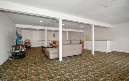 15 Hidden Glen Dr, Sparta NJ  07871-3843 exterior