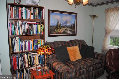 8201 Frst Hl Dr, Melrose Park PA  19027-1520 exterior