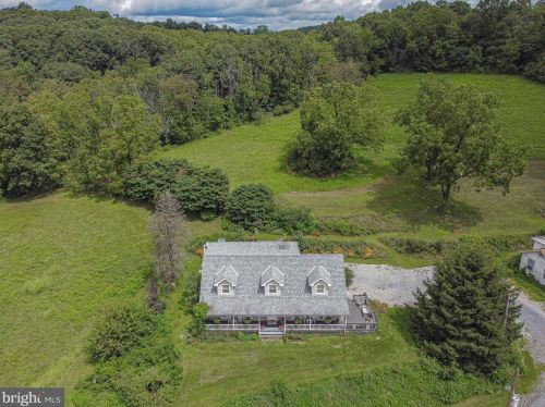 26 Heinly Rd, Krumsville, PA 19534-9001