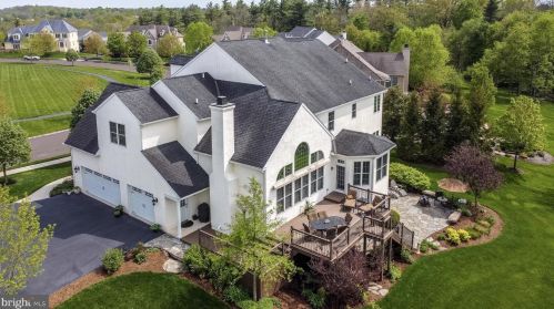 563 Woodview Ln, Harleysville, PA 19438-2740