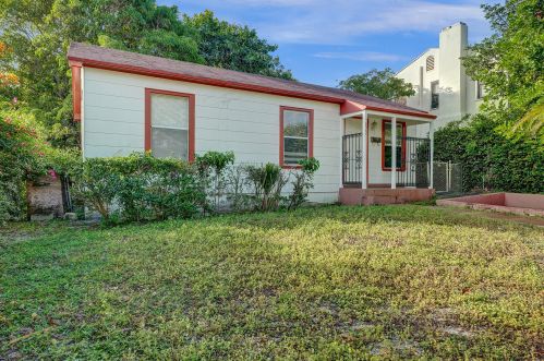 822 30th Ct, West Palm Beach, FL 33407-5051